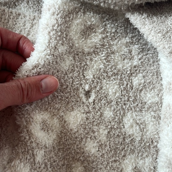 Members mark thick and comfortable fuzzy CozyChic Leopard Print Wrap Robe S/M - Picture 4 of 5